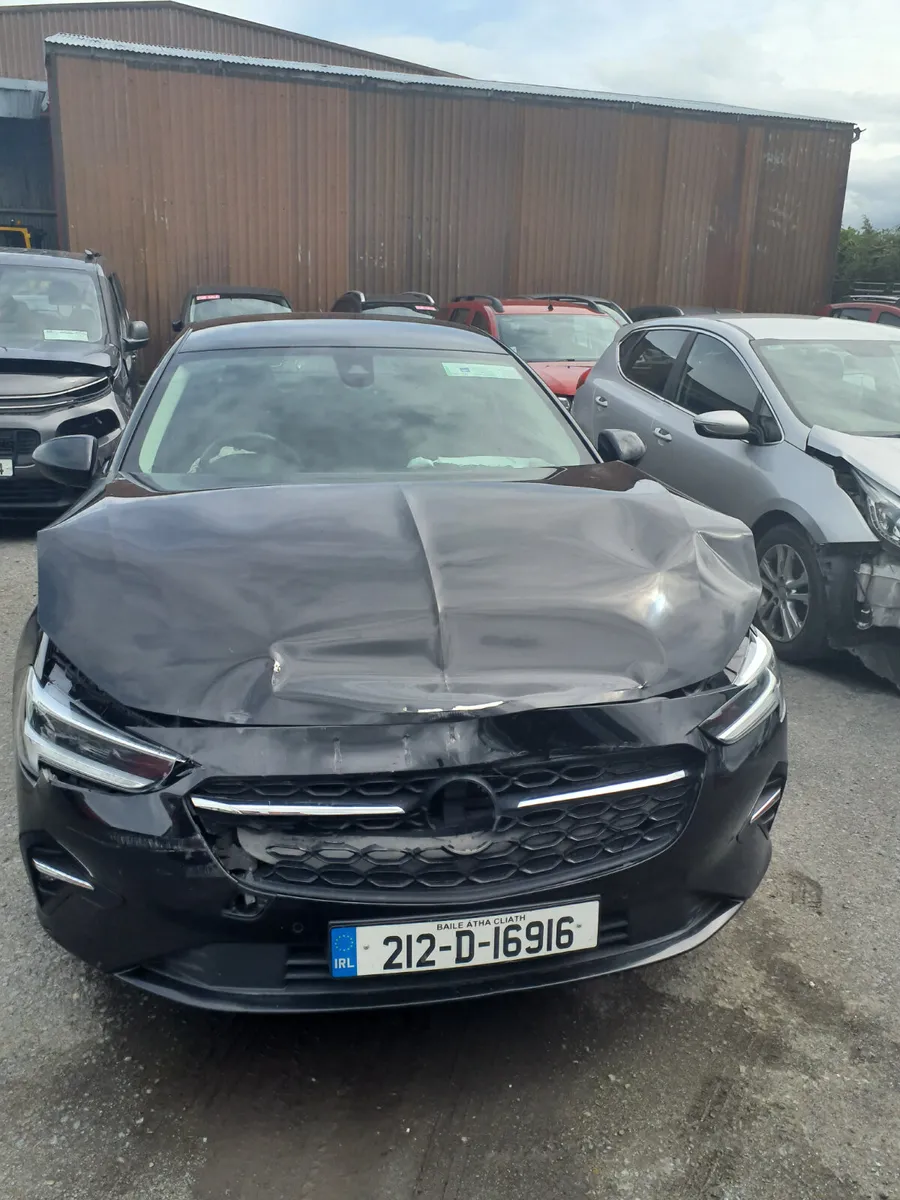 Opel insignia 212D runs and drives - Image 1