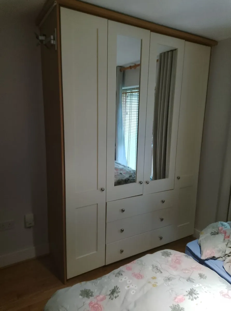 Fitted wardrobe