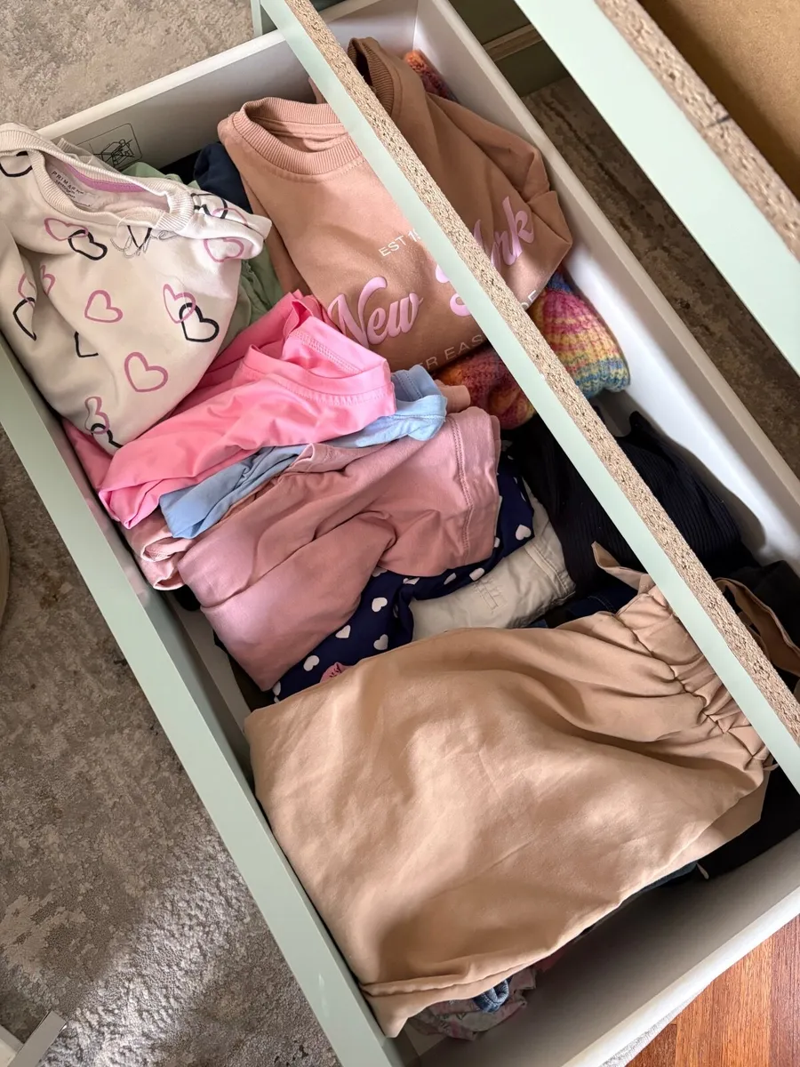 3 drawer chest of drawers - Image 2