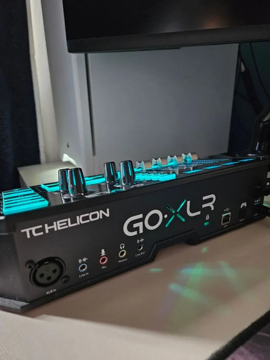 TC-Helicon GoXLR Full Size Mixer - Audio Interface - Excellent Condition - Image 3