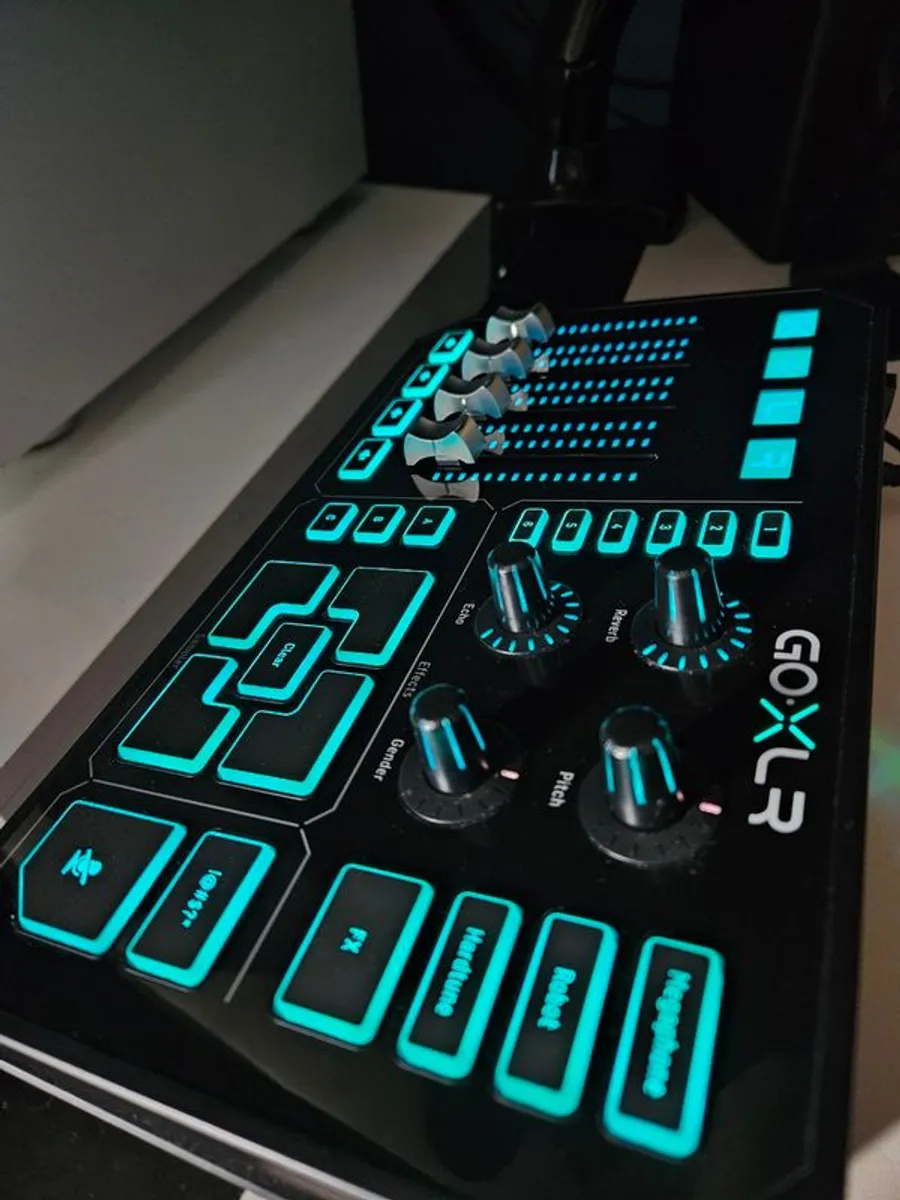 TC-Helicon GoXLR Full Size Mixer - Audio Interface - Excellent Condition - Image 4
