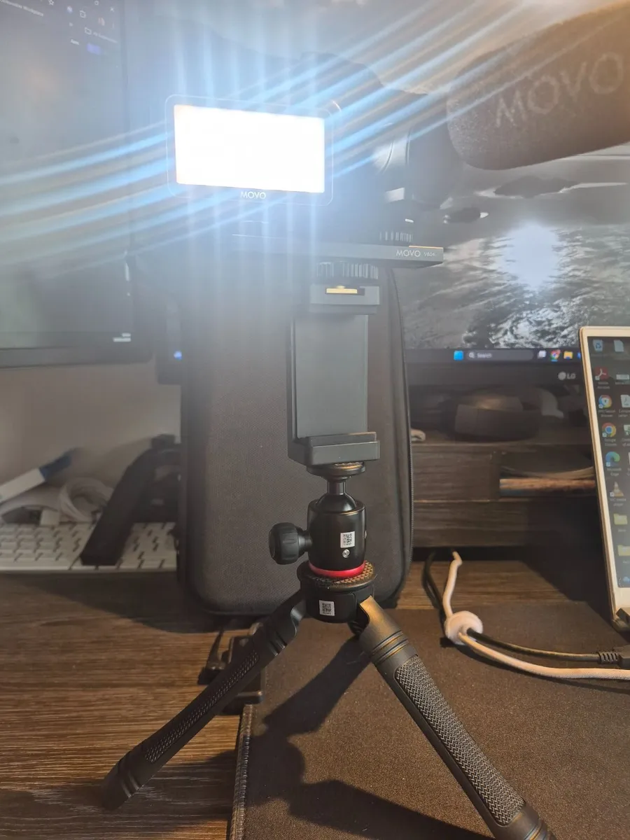 Movo iVlogger Vlogging Kit + Bluetooth Remote - Image 3