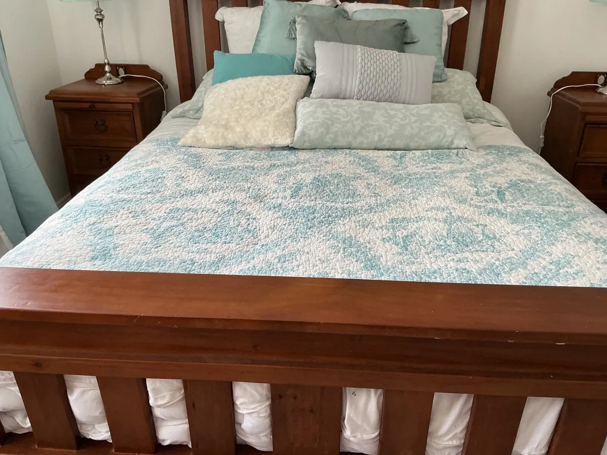 Oak bed - Image 1