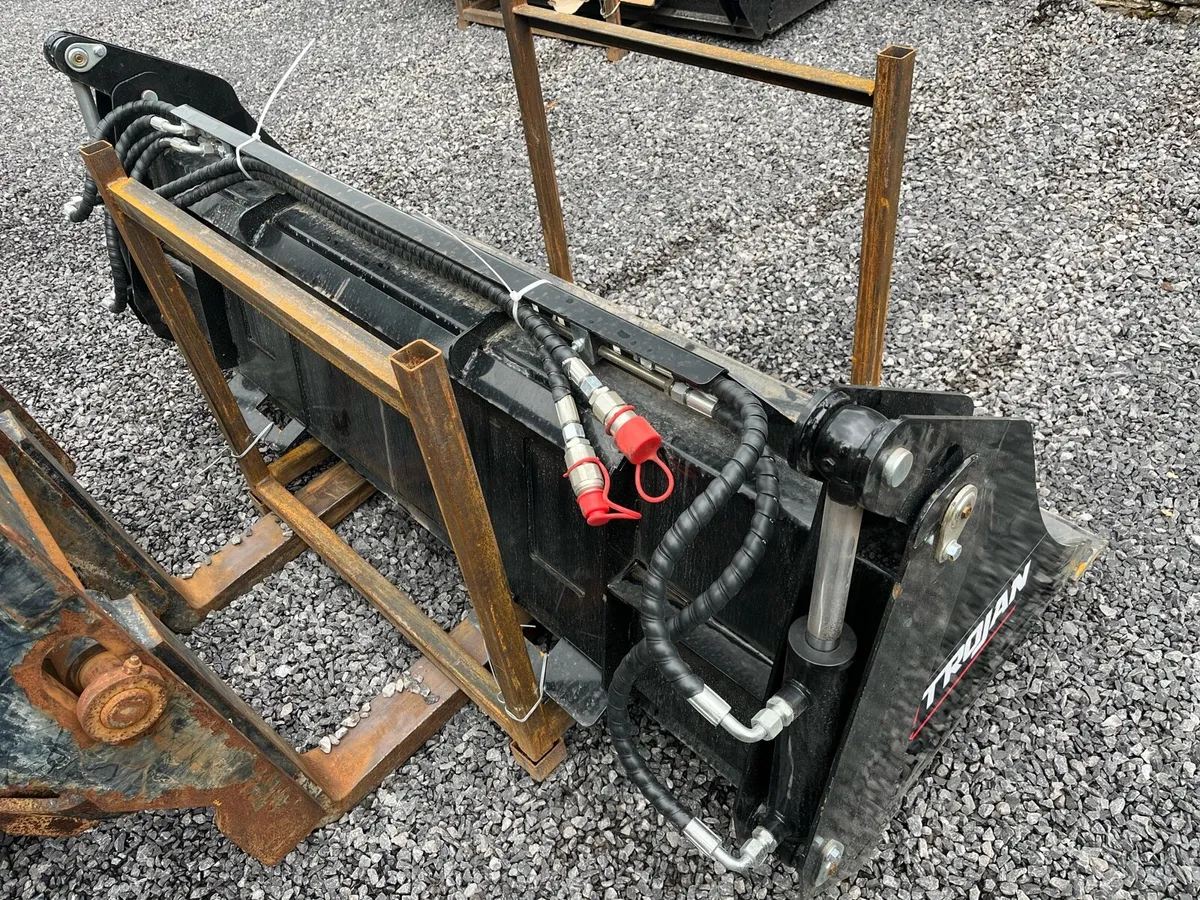 Trojan Skidsteer 4 in 1 bucket - Image 2