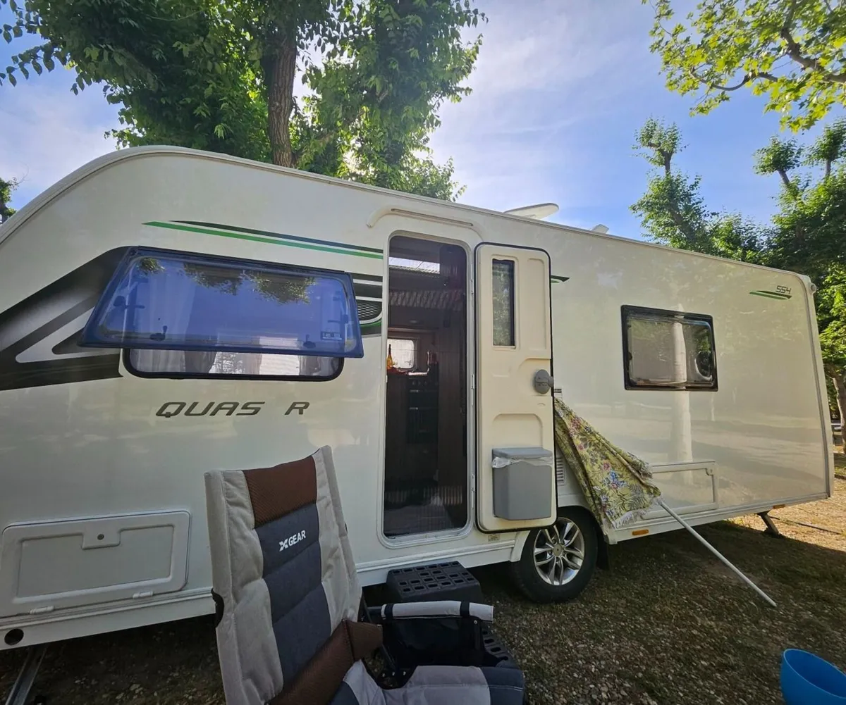 2019  caravan single beds rear bathroom lunar - Image 1