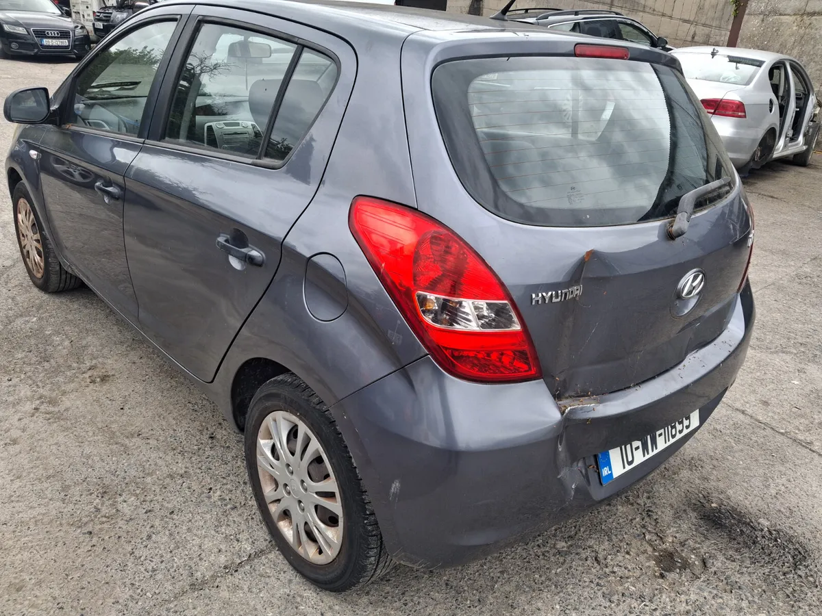 2010 Hyundai I20 parts - Image 4