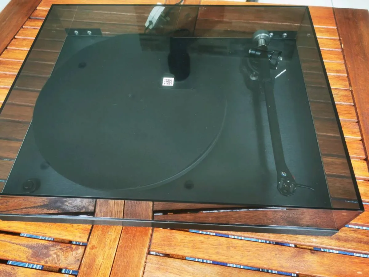 Rega Planar 3 turntable - Image 2