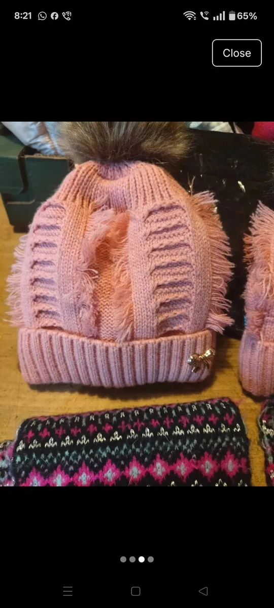 Girls winter Hat and scarves sets of 2. Great cond - Image 3