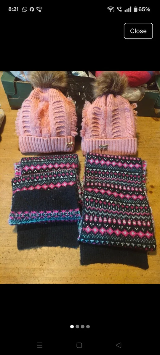Girls winter Hat and scarves sets of 2. Great cond - Image 1