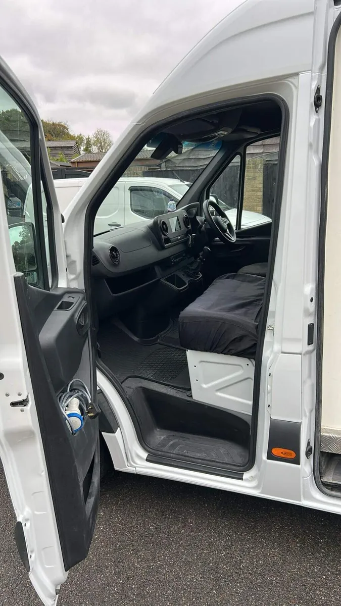 2022 Mercedes-Benz Sprinter Refrigerated Van - Image 4