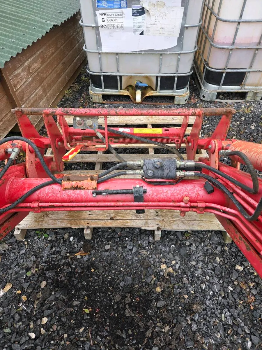 Tractor  loader - Image 2