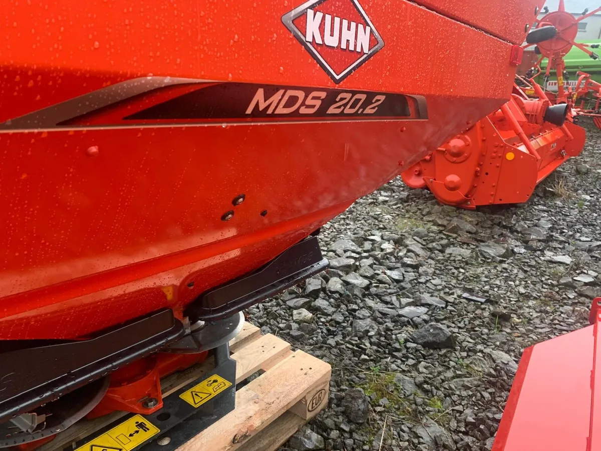 KUHN MDS 20.2 (200l )FERTILIZER SOWER, NEW - Image 3