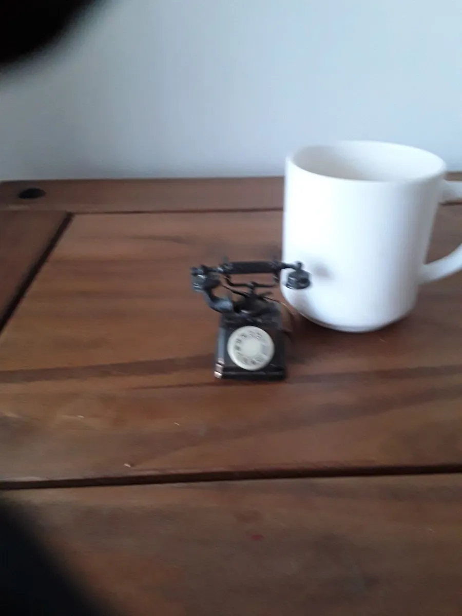 Vintage miniature pencil sharpener - Image 3