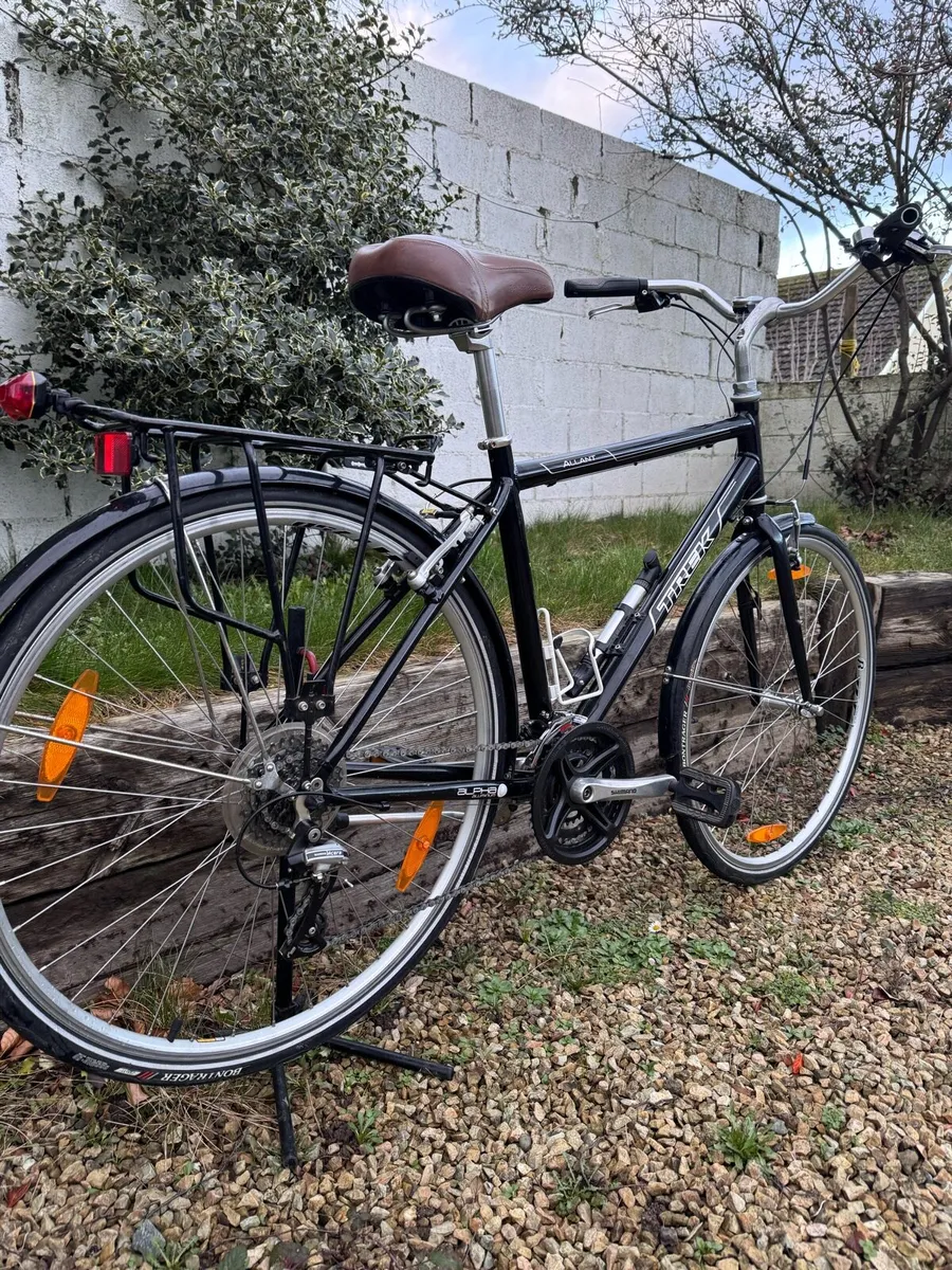 Trek Allant City Bike + Pannier Bags - Image 4
