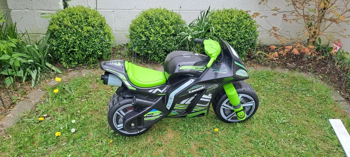 Kids Kawasaki  Ride on Motorbike/ balance bike