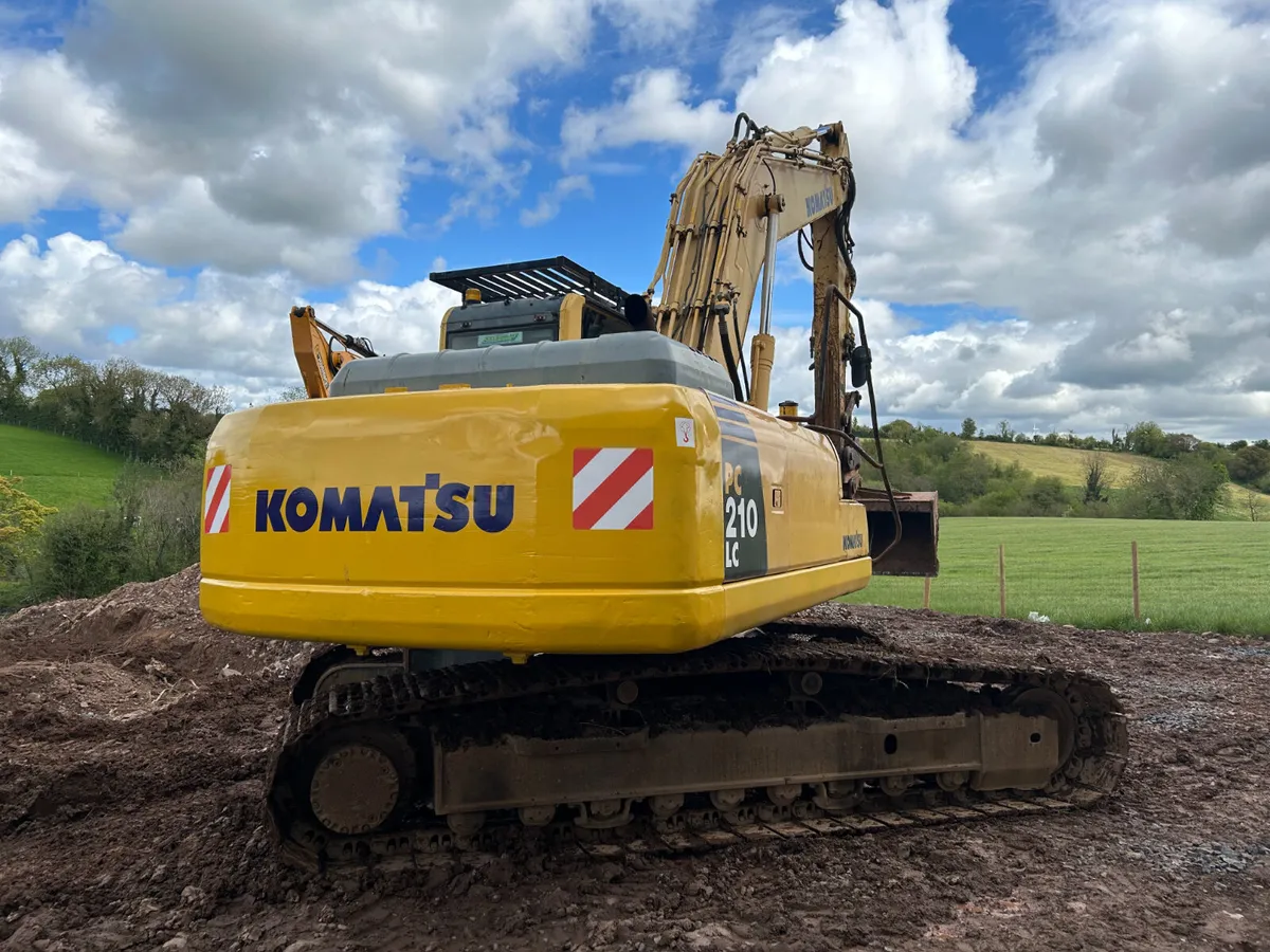 2007 Komatsu PC 210 LC-8 - Image 2