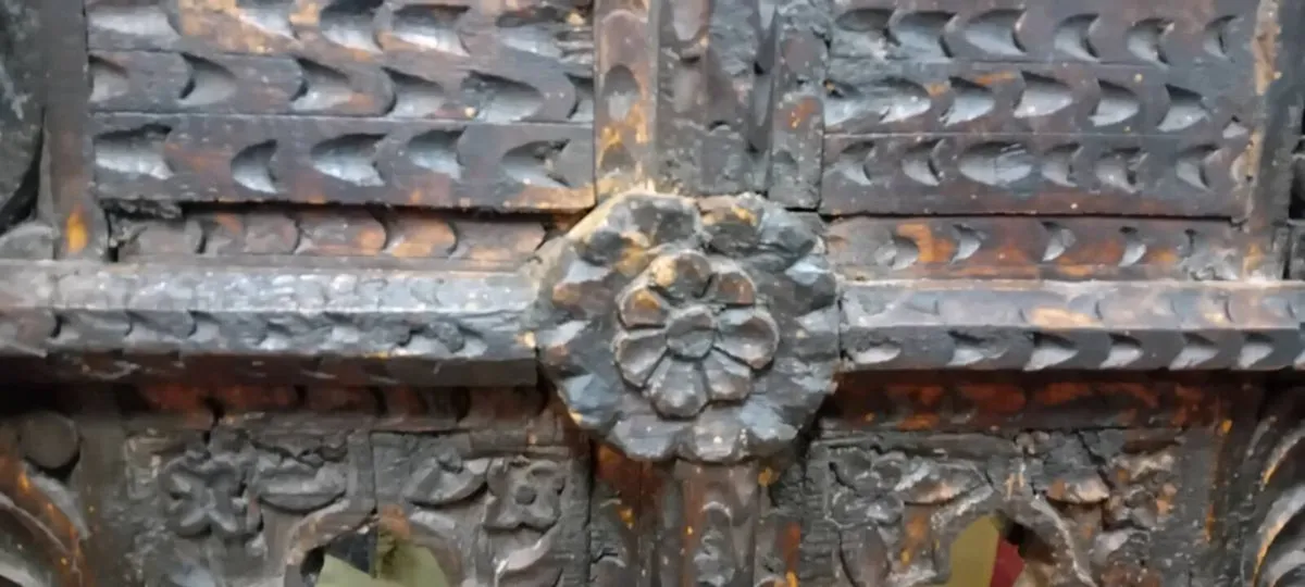 Decorative Carved Jakorta Wall Mirror - Image 4
