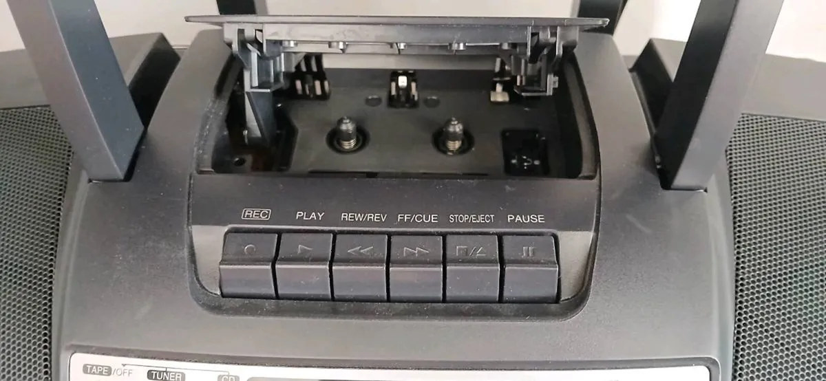 Panasonic RX-DS16 Near New Mint Boxed - Image 3