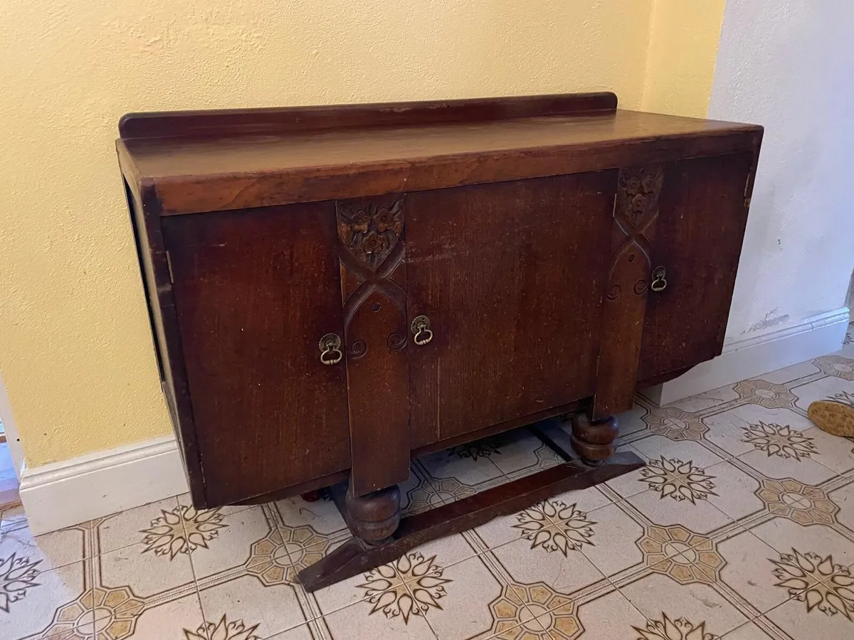 Retro cabinet - Image 1