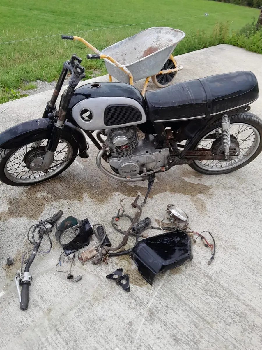 Honda CD 175 - Image 1