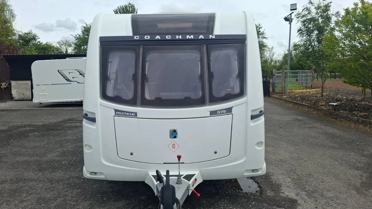 Coachman Patiche 575 Caravan Island Bed - Image 2