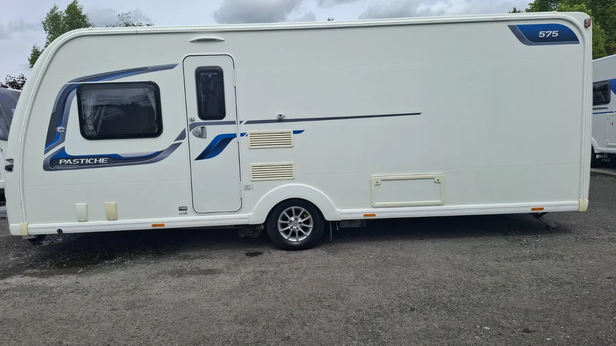Coachman Patiche 575 Caravan Island Bed - Image 1