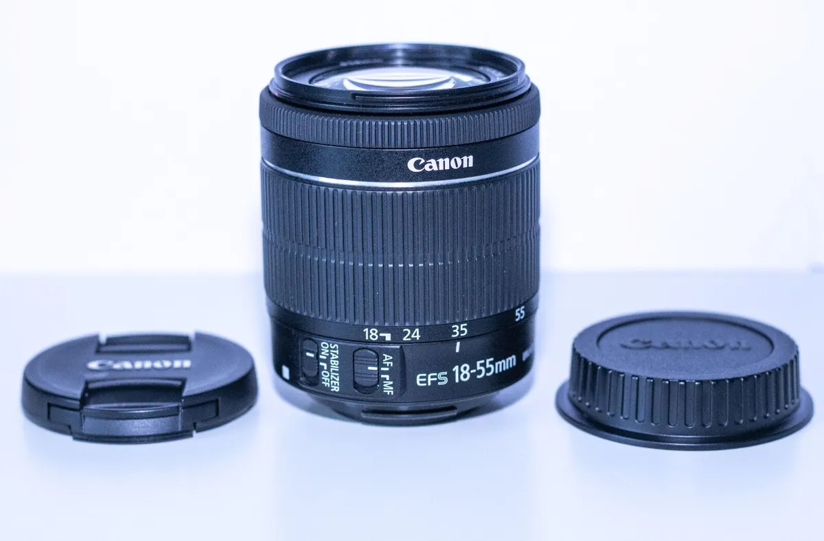 Canon EF-S 18-55mm f/3.5-5.6 IS (Macro 0.25m/0.8ft - Image 1
