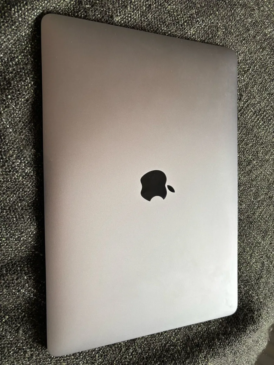 MacBook Air 2019 - Image 2