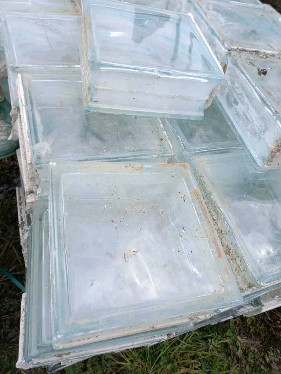 Reclaimed glass blocks Tiles - Image 3