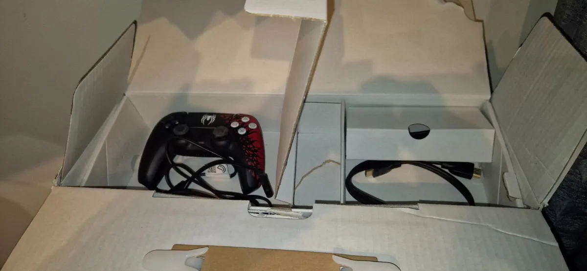 PS5 - Disk Edition - Spiderman 2 Limited Edition - Image 3