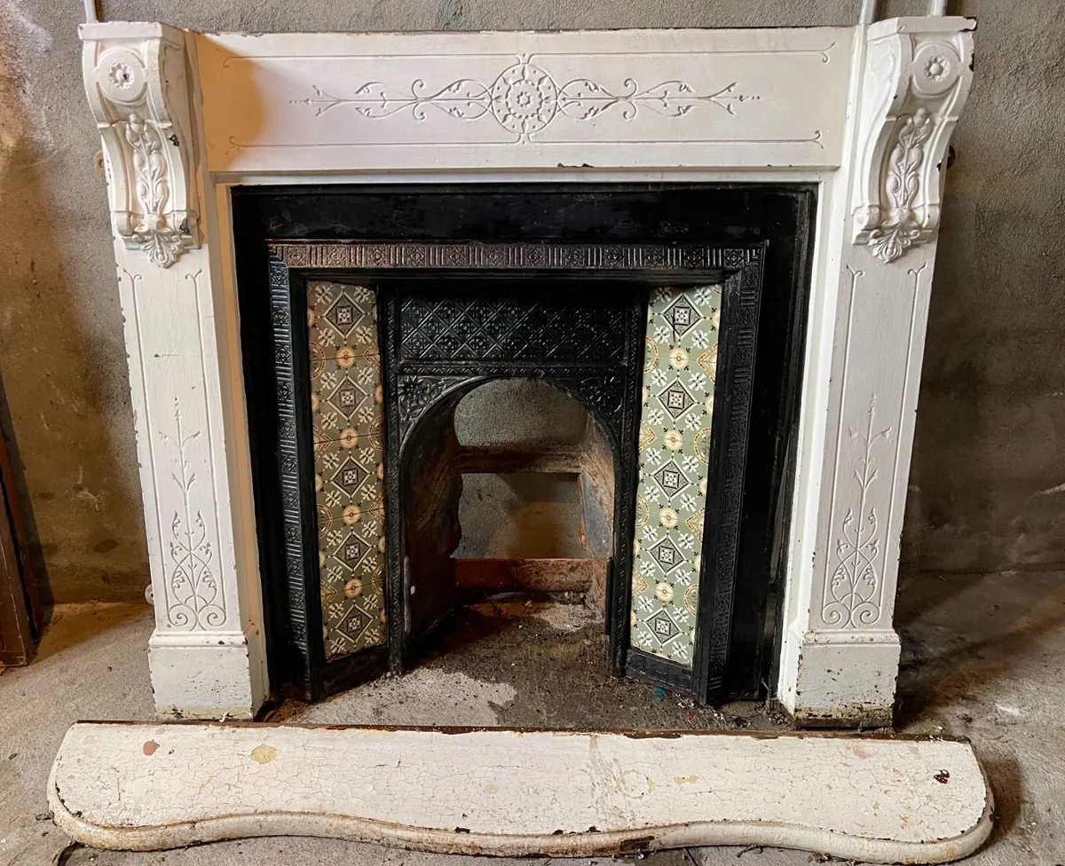 Original Victorian Cast Iron Fireplace - Image 1