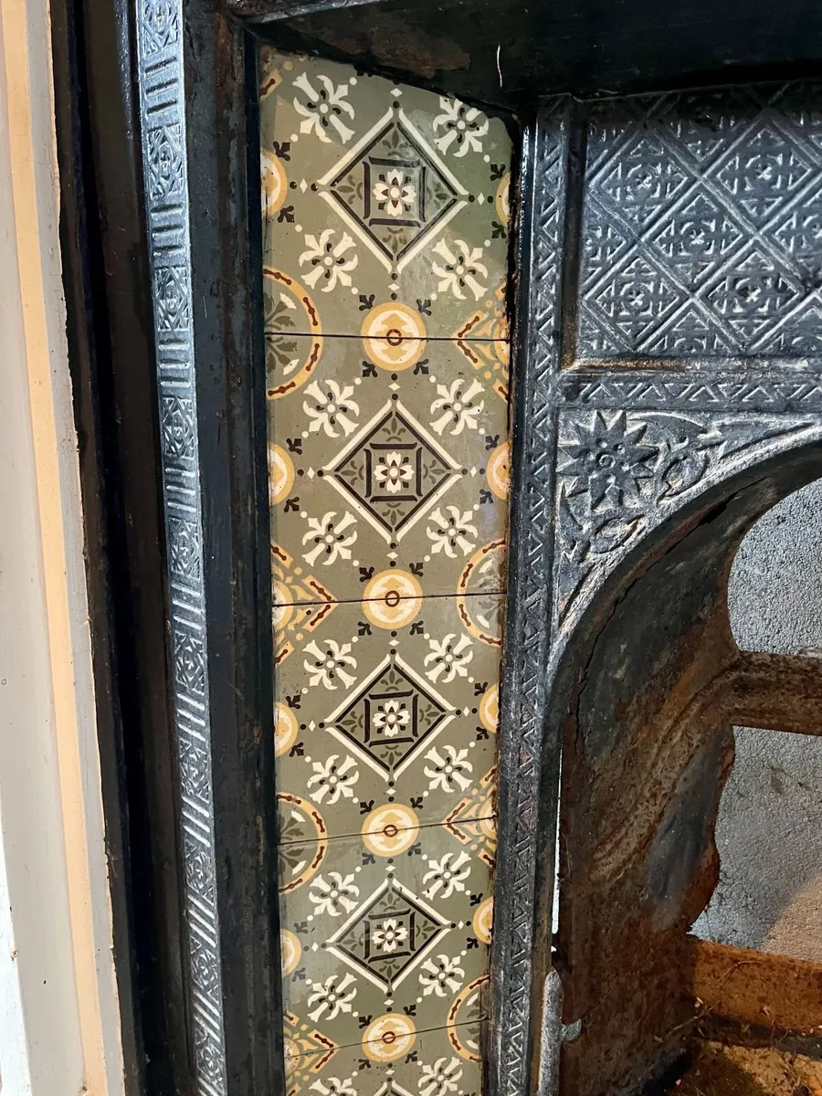 Original Victorian Cast Iron Fireplace - Image 4
