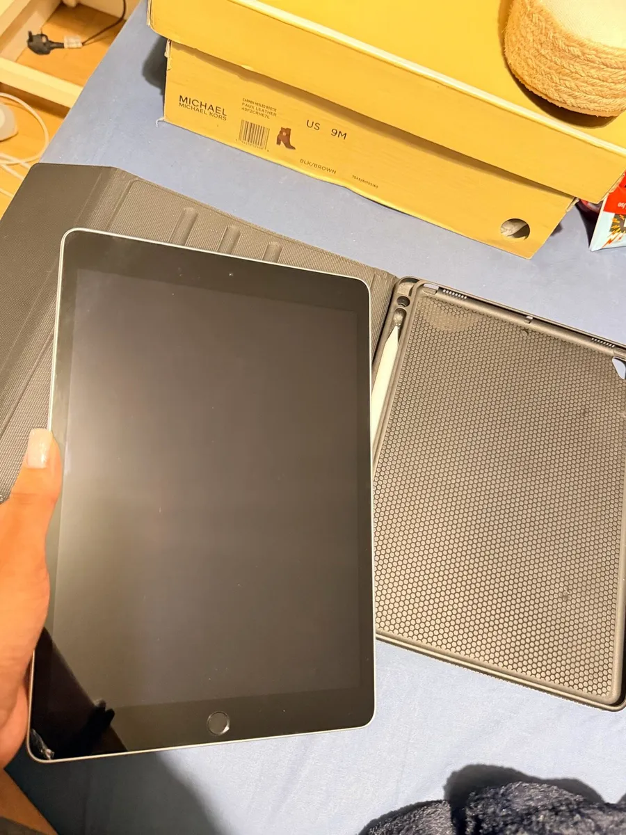 iPad - Image 4