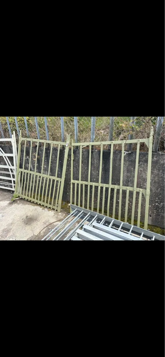 Old Estate Gates - Image 2