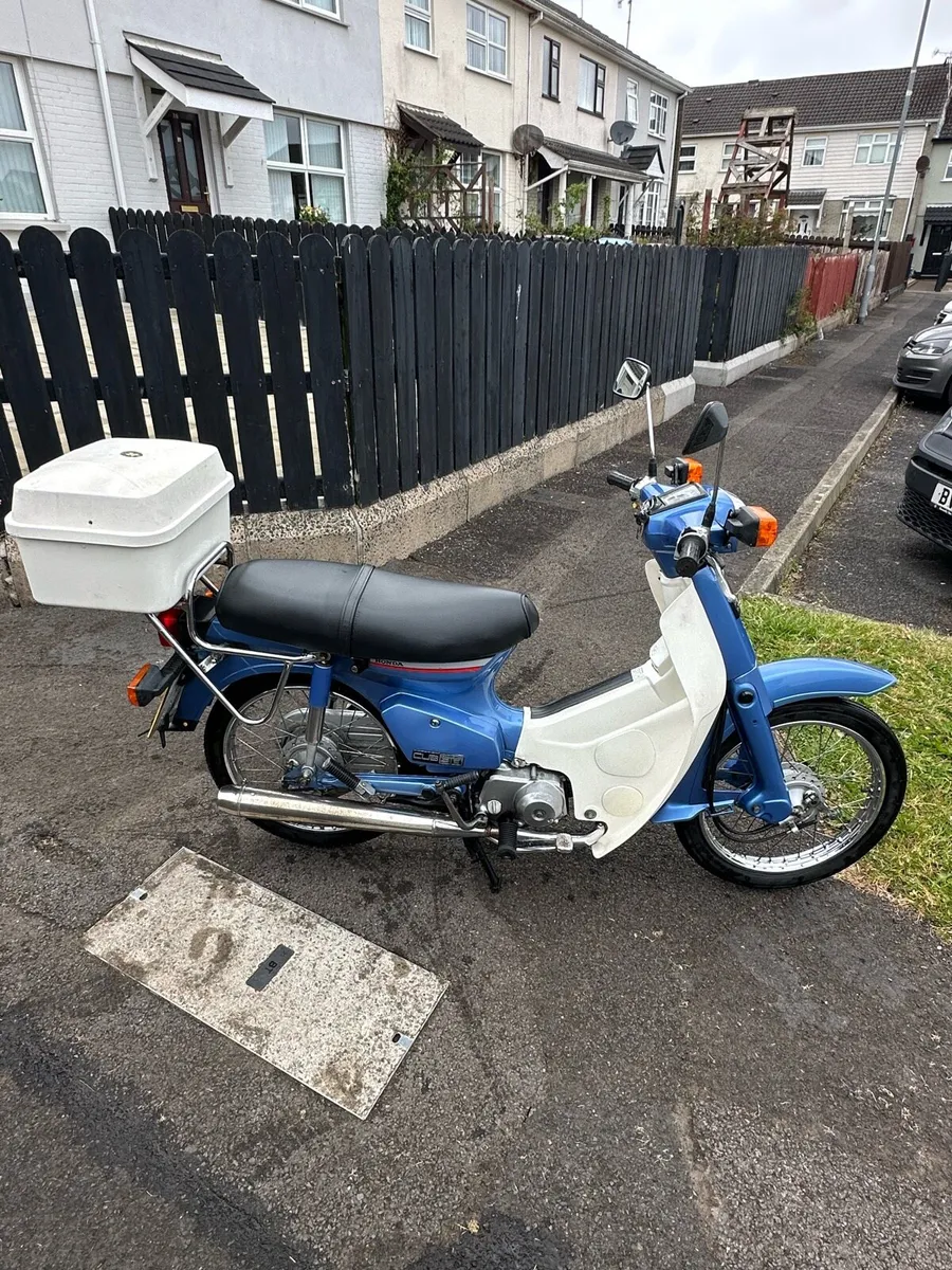 1998 Honda C90 Cub - Image 2