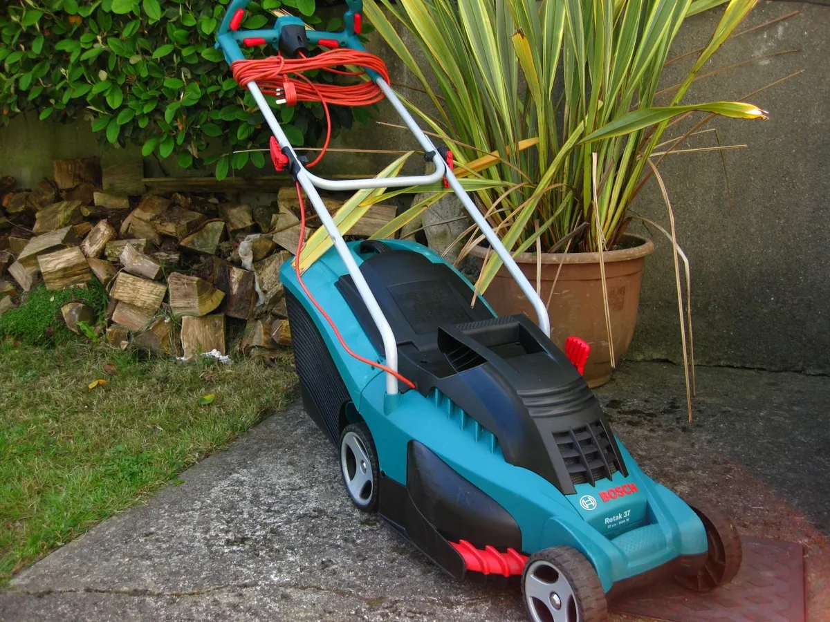Spotless Bosch Rotak 37 Quality Electric Mower. - Image 1