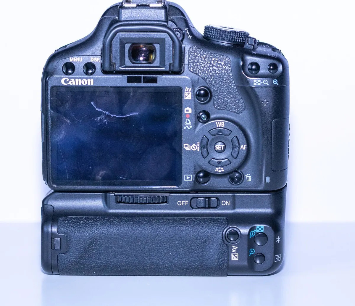 Canon EOS 500D Camera Body + Accessories - Image 3
