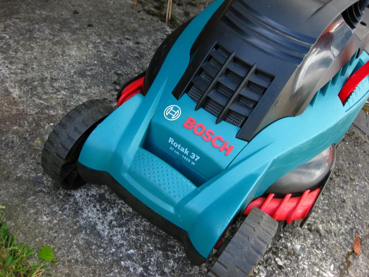 Spotless Bosch Rotak 37 Quality Electric Mower. - Image 2