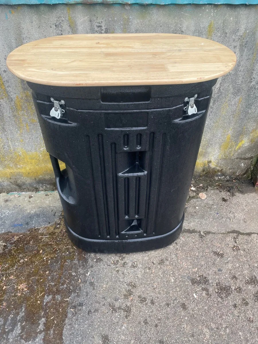 Strong Storage box on wheels with display top - Image 1