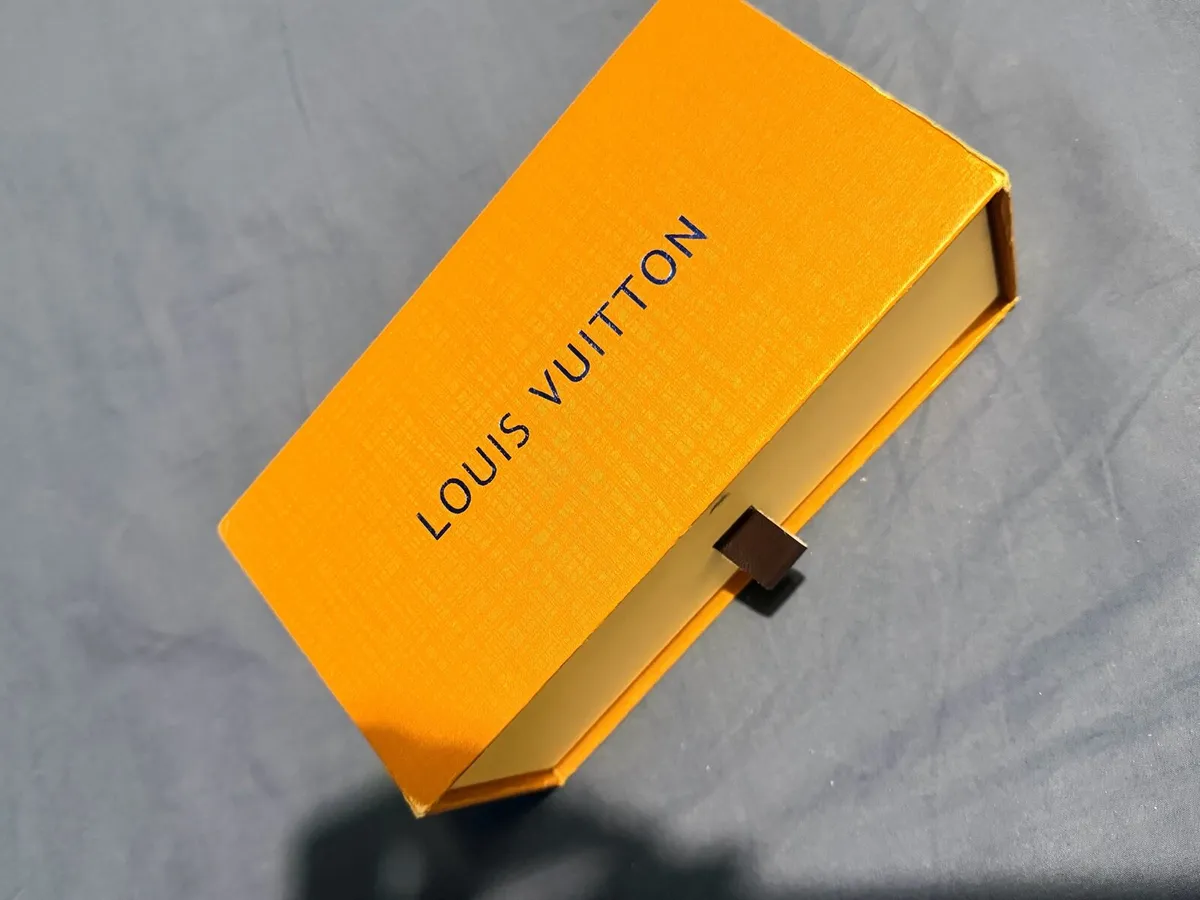 Sunglasses box - Image 1