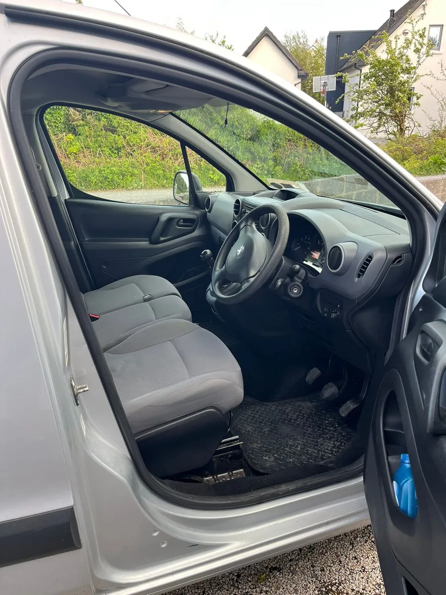 PEUGEOT PARTNER 1.6 HDI  2015 - Image 2