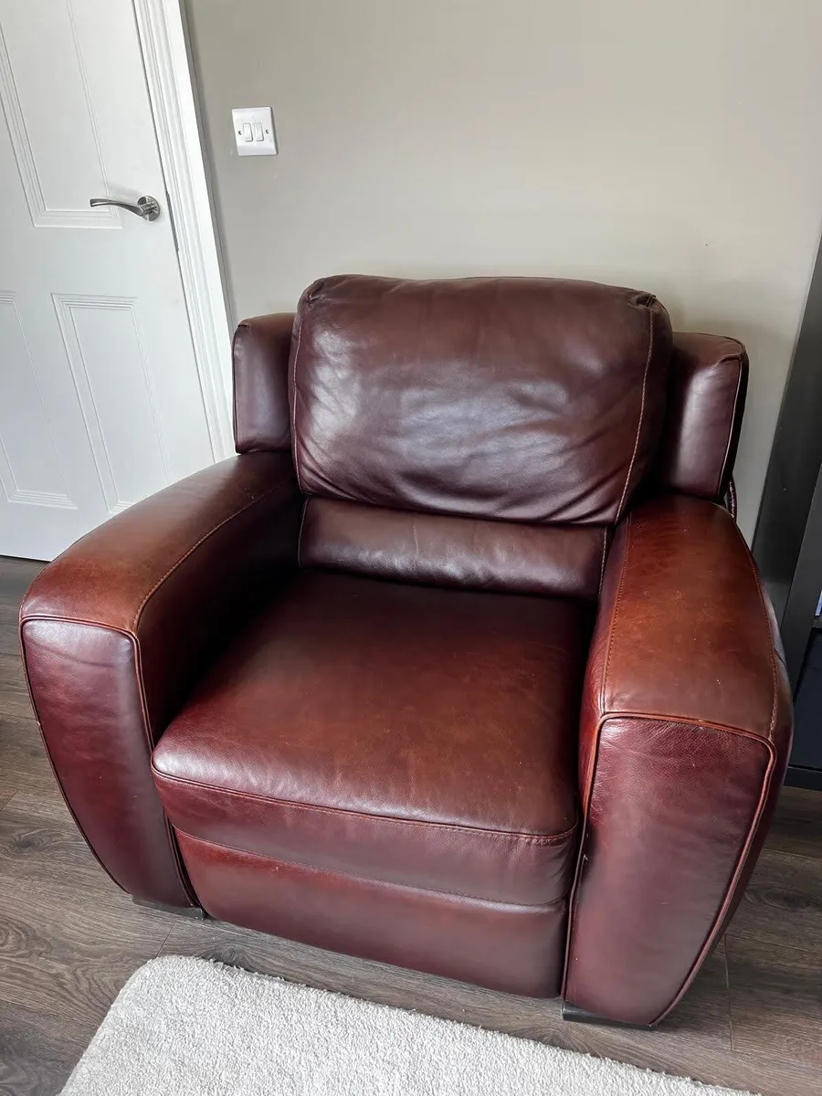 Suite of Furniture - Image 4
