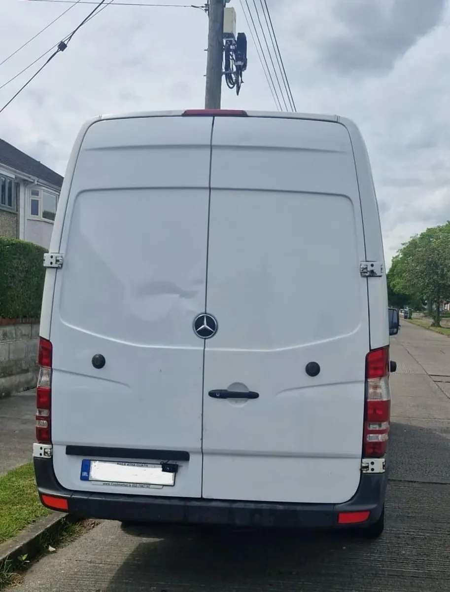 Refrigerated van - Image 3