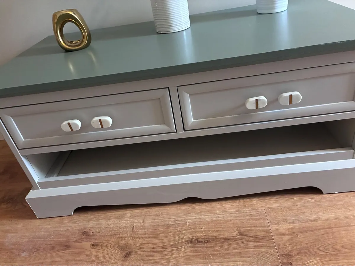 Solid coffee table - Image 4