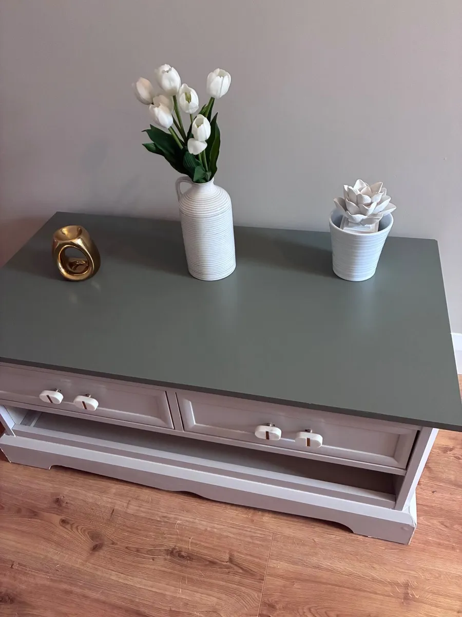 Solid coffee table - Image 2