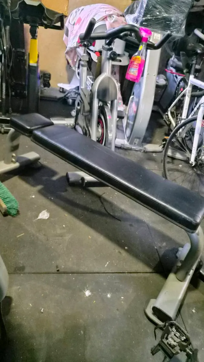 FLAT GYM BENCH - Image 2