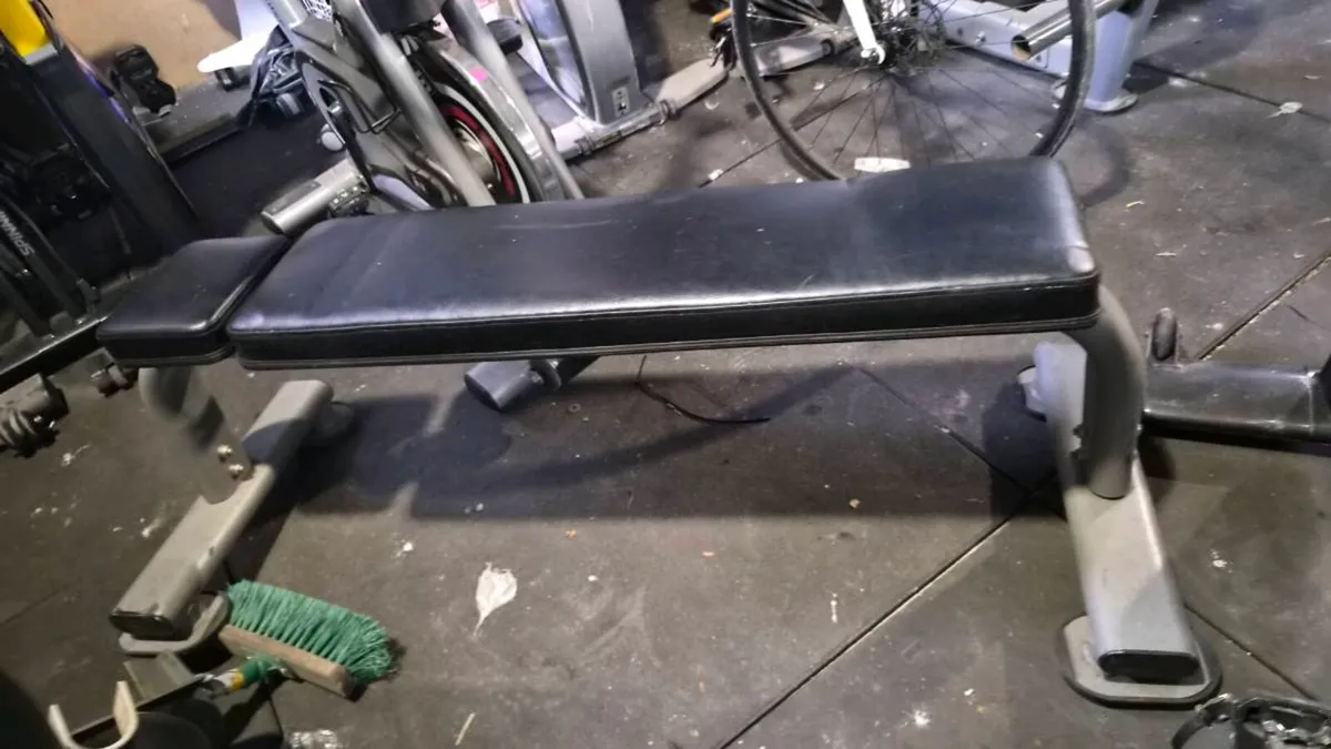 FLAT GYM BENCH - Image 3