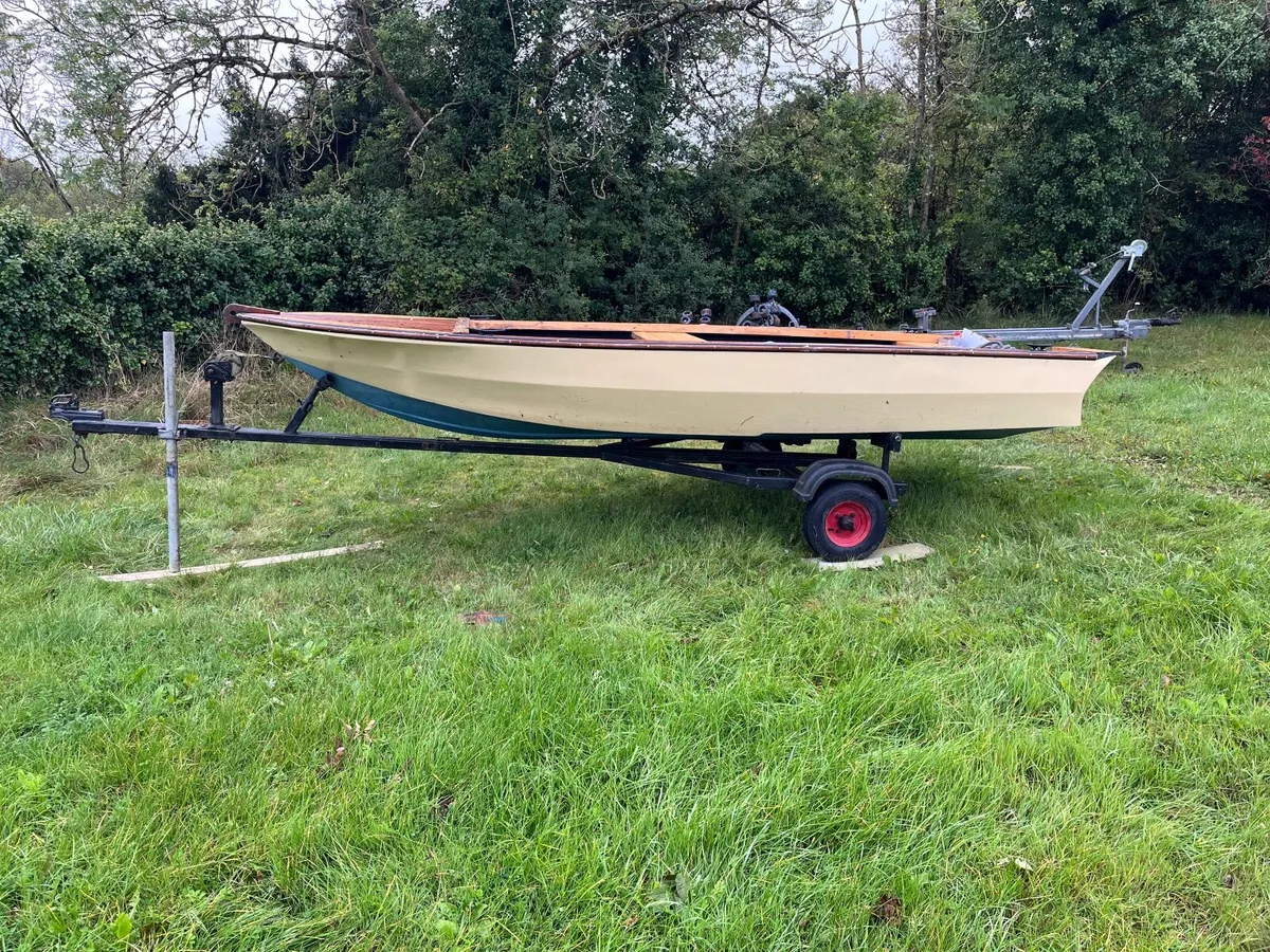 Fishing boat - Image 4
