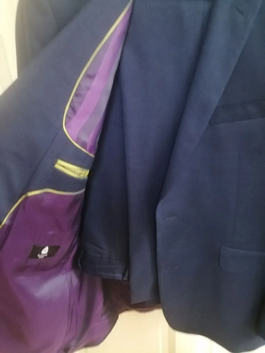 Suit - Image 4