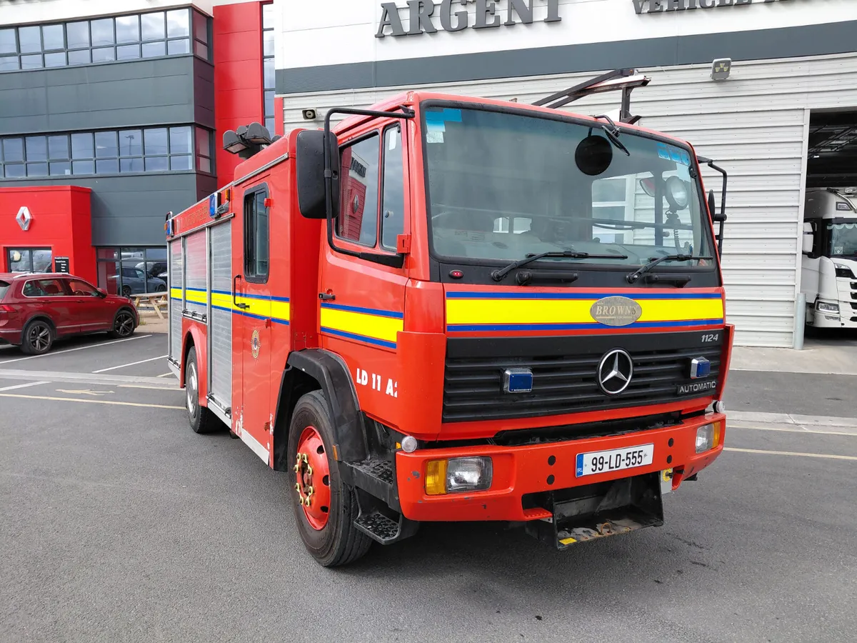 MERCEDES 1124 FIRE ENGINE - Image 1